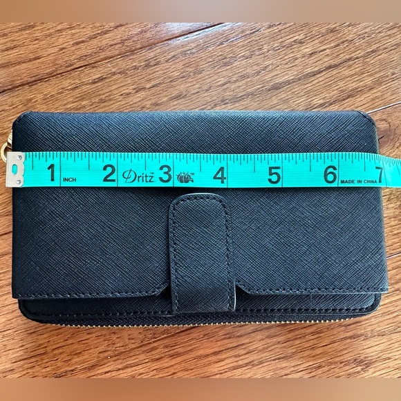 Michael Kors black Wristet - Picture 10 of 11